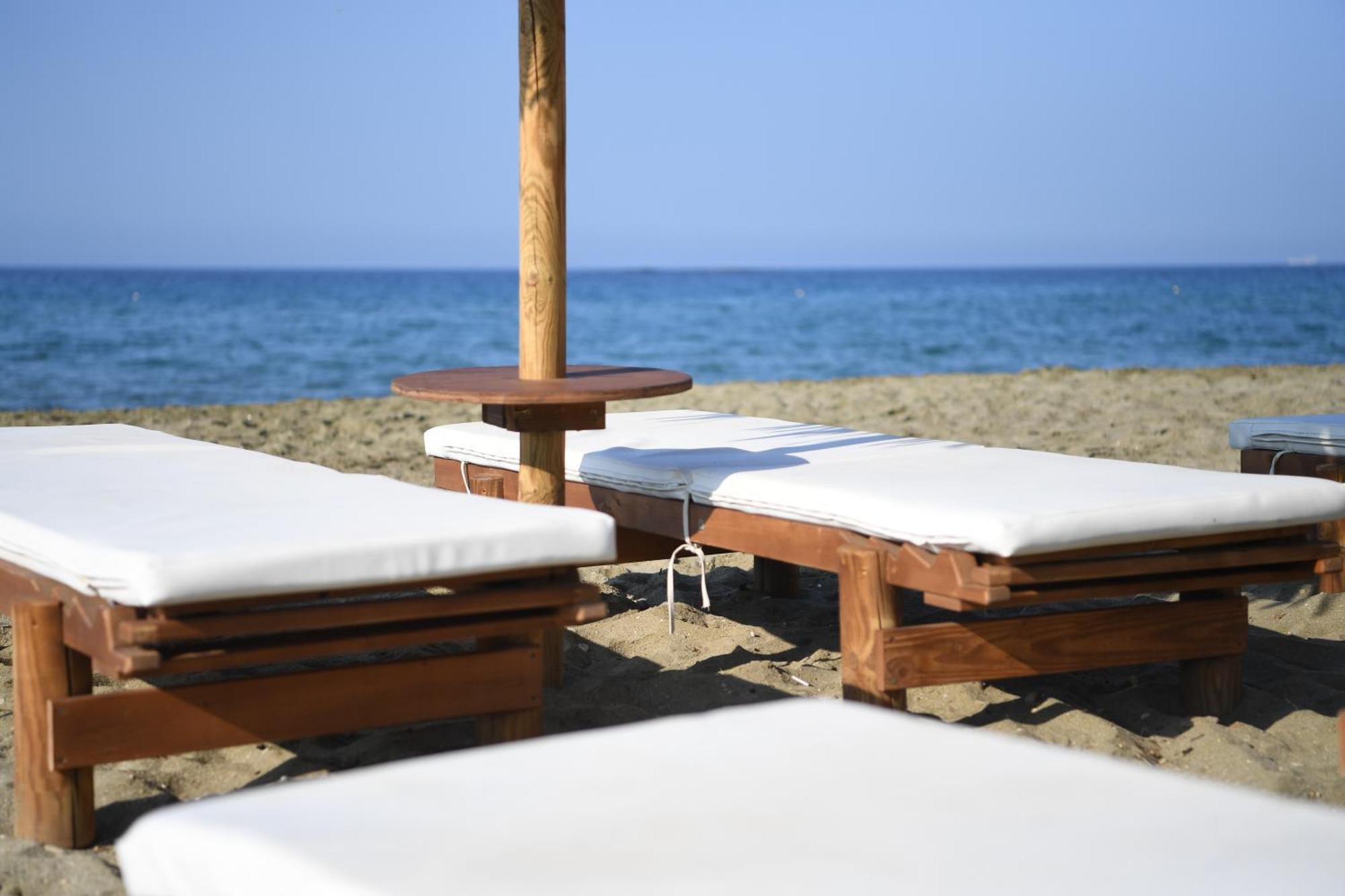 Nostos Beachfront Apartments & Studios Ájosz Joánisz Kültér fotó