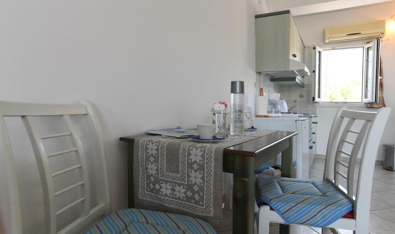 Nostos Beachfront Apartments & Studios Ájosz Joánisz Kültér fotó