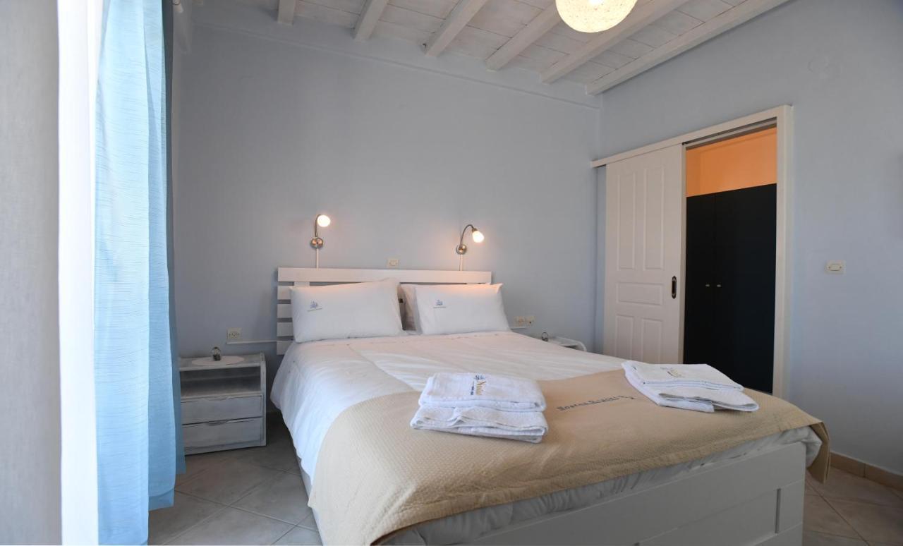 Nostos Beachfront Apartments & Studios Ájosz Joánisz Kültér fotó